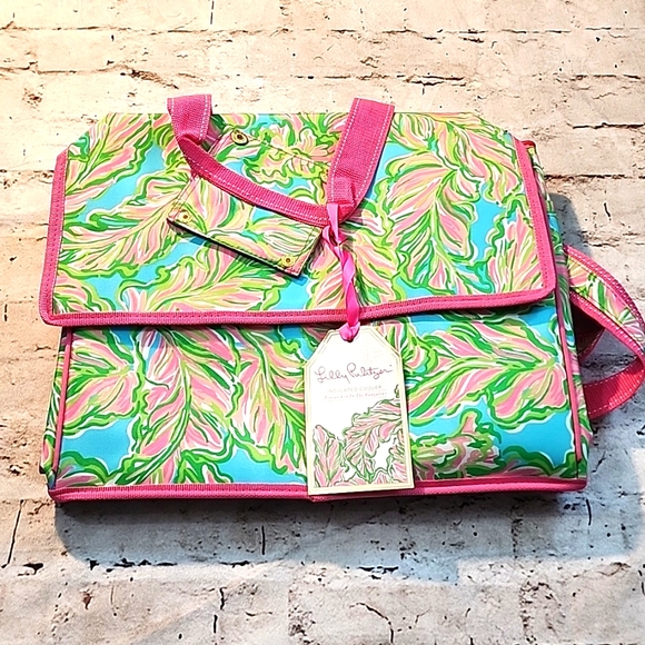 Lilly Pulitzer Insulated Beach Cooler Leaves w/Hot Pink Trim & Gold Hardware New - Picture 2 of 13